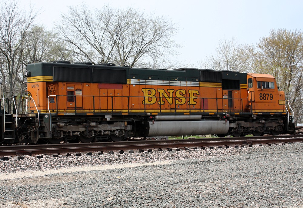 BNSF 8879